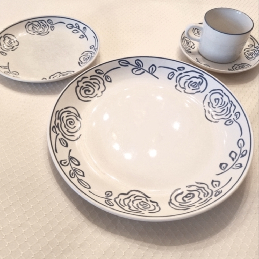 Signature 4 piece place setting